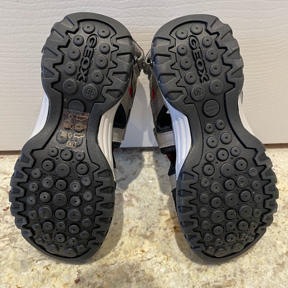 Geox boys sandals, respira, size 30 (children size 12) gray, black, and red - Picture 5 of 5